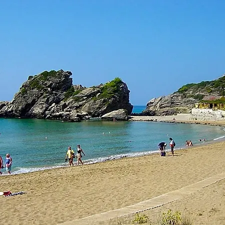 Paradise With Large Swimming Pool At Pelekas